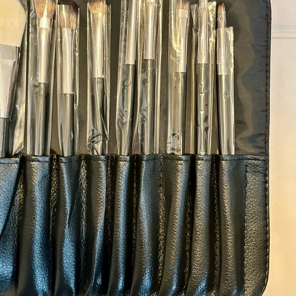 Yves Saint Laurent Luxurious 12-pc Makeup Brush Collection GWP Item. New RARE - Picture 6 of 9